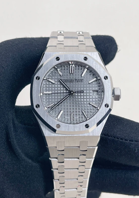 Audemars Piguet Royal Oak Selfwinding 37 mm 15550ST.OO.1356ST.07 5
