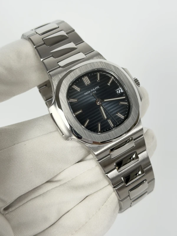 Patek Philippe 5711/1 5800/1A-001 2