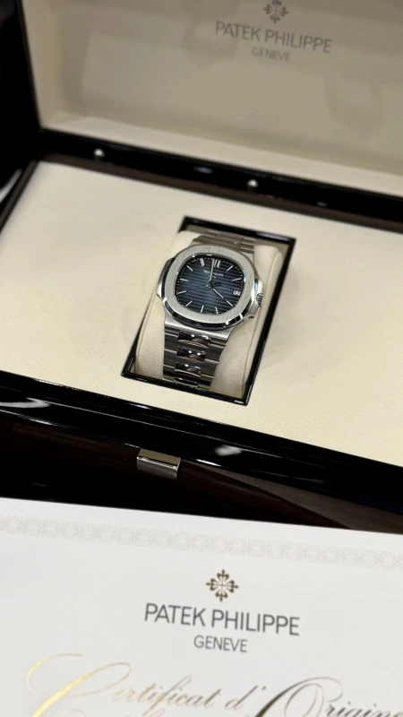 Patek Philippe 5711/1 5711/1A-010 2