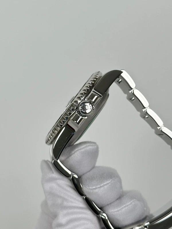 Rolex Perpetual Submariner  116610 TUN 4