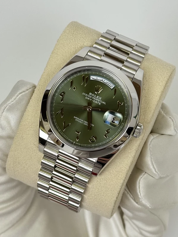 Rolex 40 MM, PLATINUM 228206-0027 3