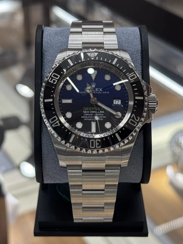 Rolex D -BLUE DIAL 126660-0002 2