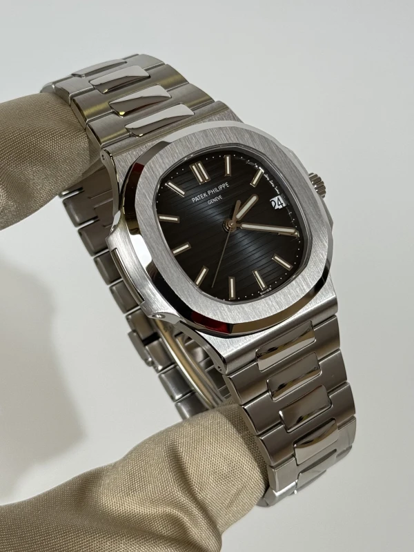 Patek Philippe 5711/1 5711/1A-010 2