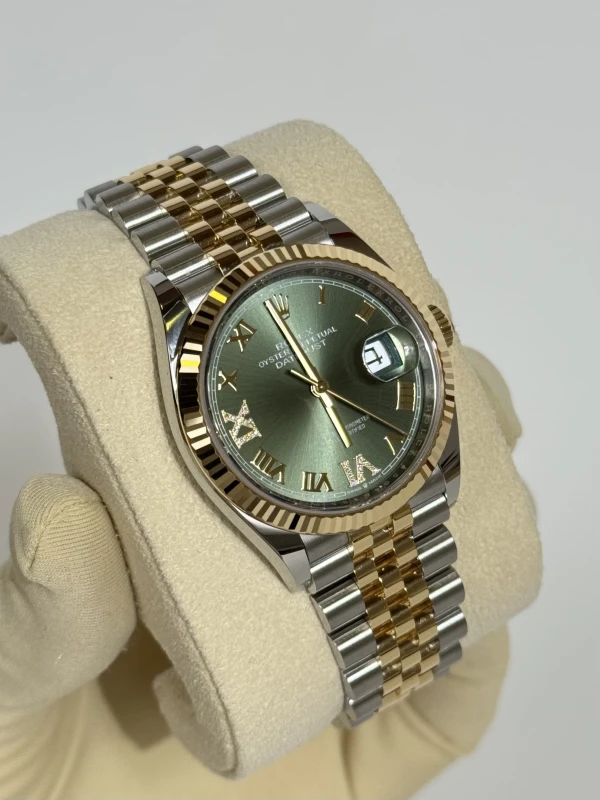 Rolex 36 mm, Oystersteel and yellow gold 126233-0025 2