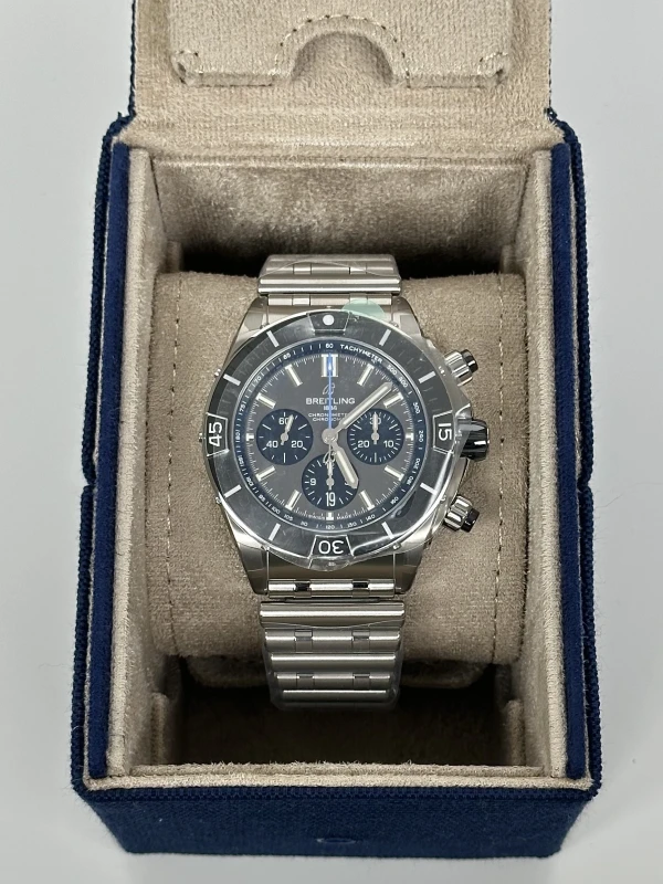 Breitling B01 44 EB0136251M1E1 5