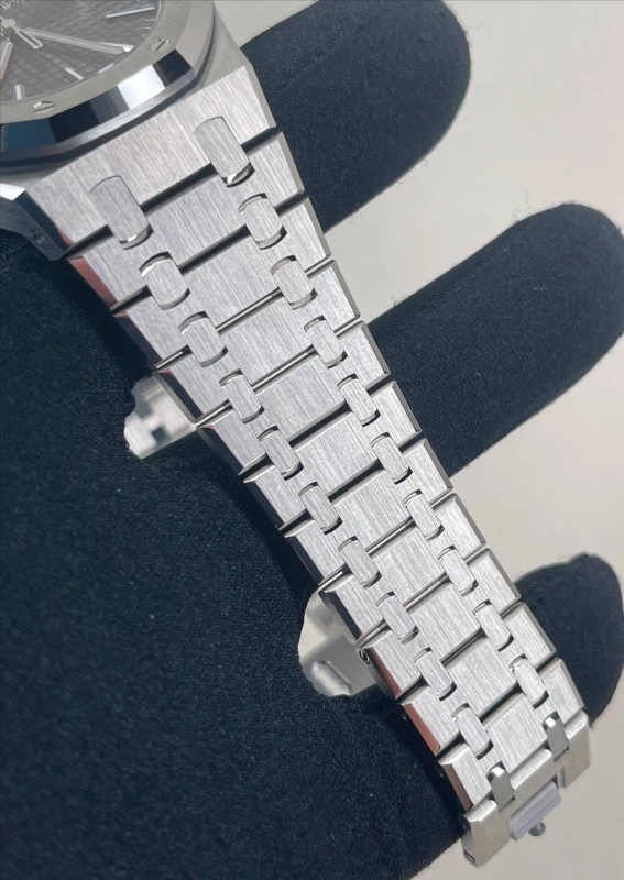 Audemars Piguet 15510ST.OO.1320ST.10 7