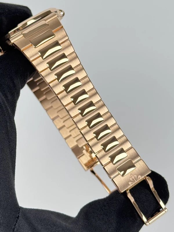 Patek Philippe NAUTILUS 5712/1R-001 6