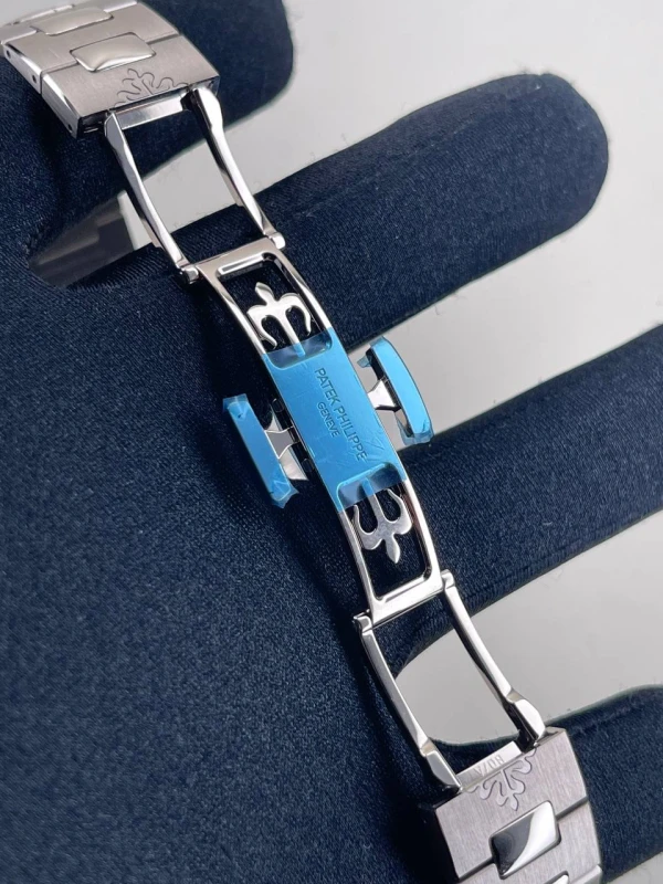 Patek Philippe 7128/1G-001 6