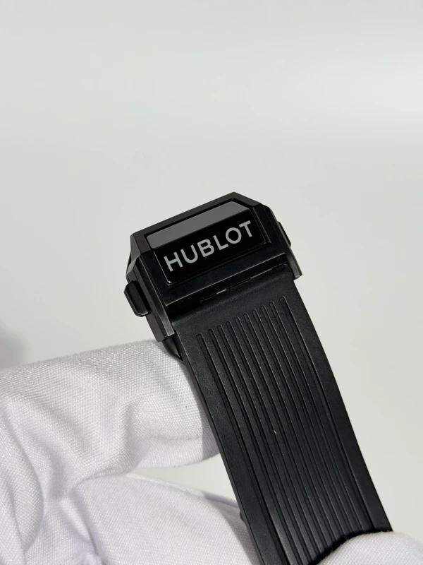 Hublot Ceramic Magic Gold 421.CM.1130.RX 6