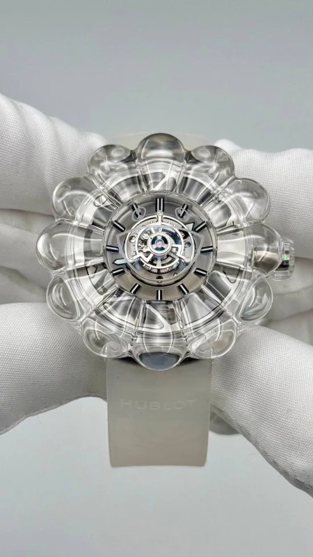 Hublot TAKASHI MURAKAMI TOURBILLON SAPPHIRE 915.JX.4802.RT 2