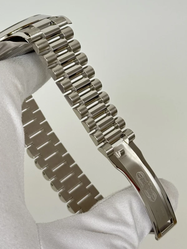 Rolex 40mm 228206-0002 4