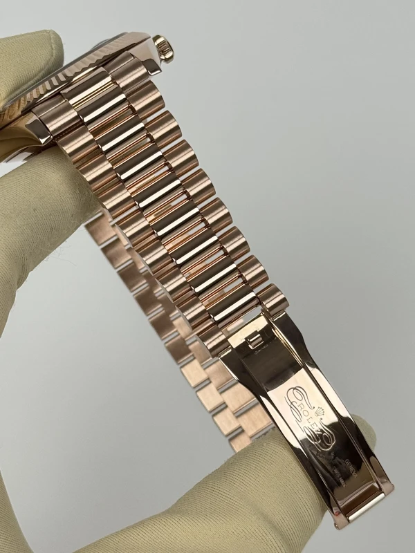 Rolex 40 mm Everose Gold 228235-0002 6