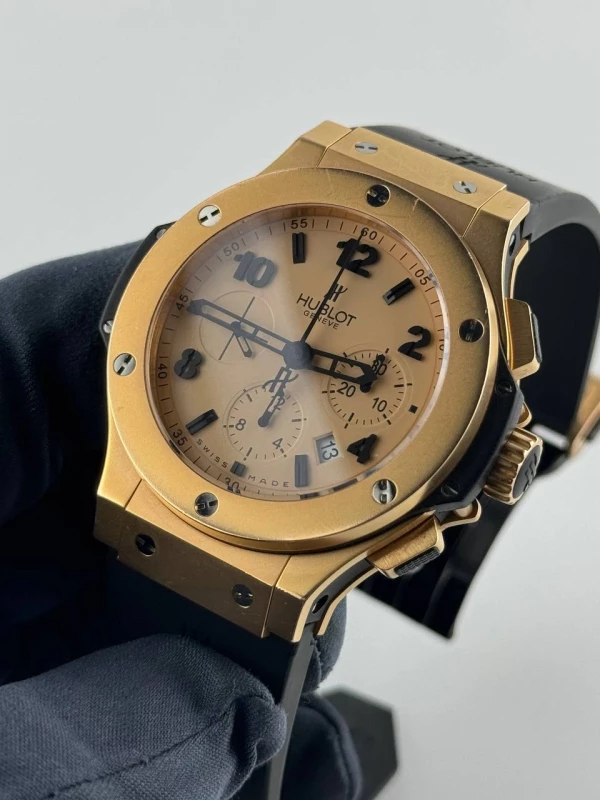 Hublot Rose Gold Mat 301.PI.500.RX 7