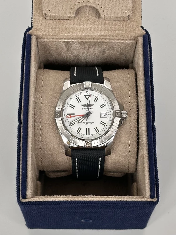 Breitling AVENGER AUTOMATIC GMT 43 A32397101A1X2 5