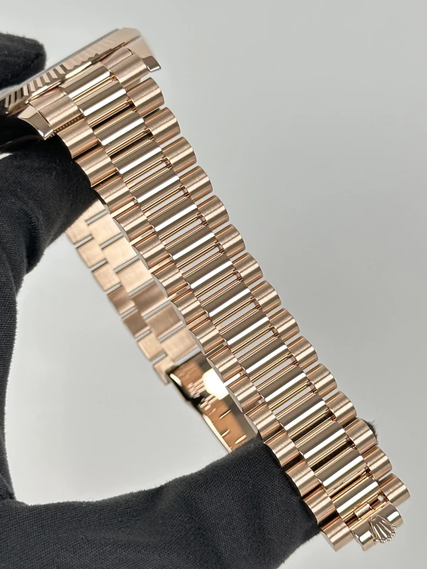 Rolex 40 mm Everose Gold  228235-0001 5
