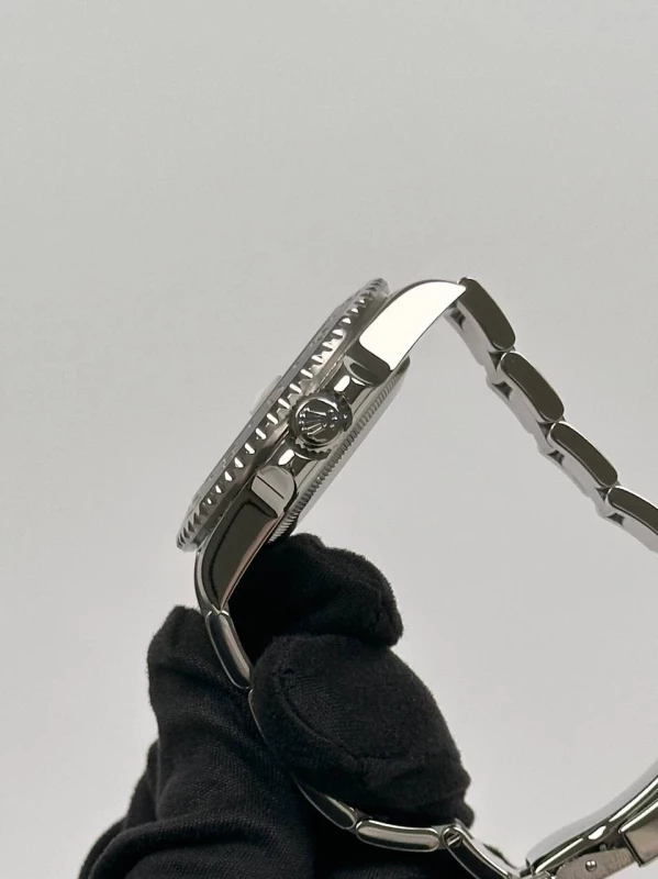 Rolex 40mm Steel 116710LN-0001 4