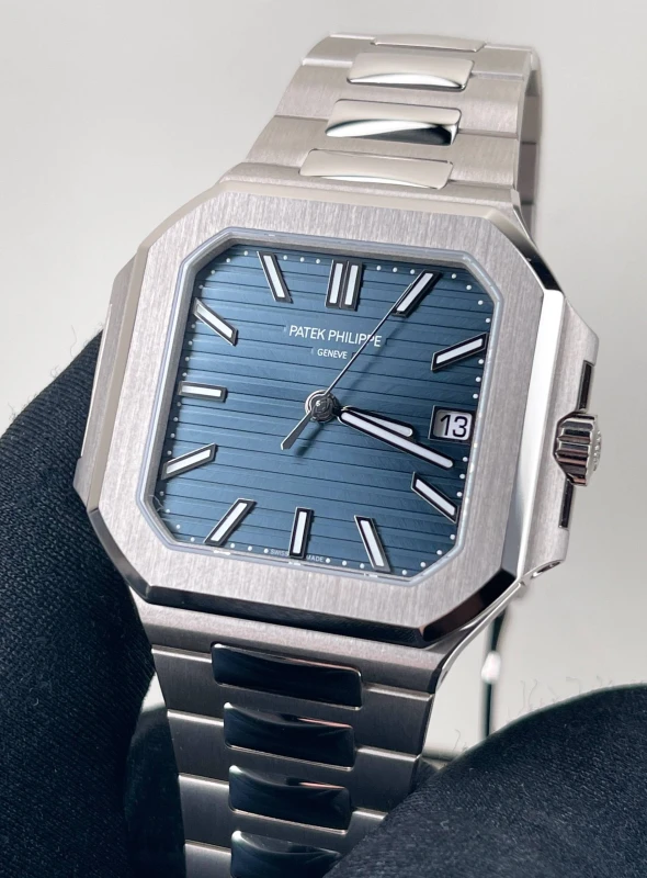 Patek Philippe 7128/1G-001 2