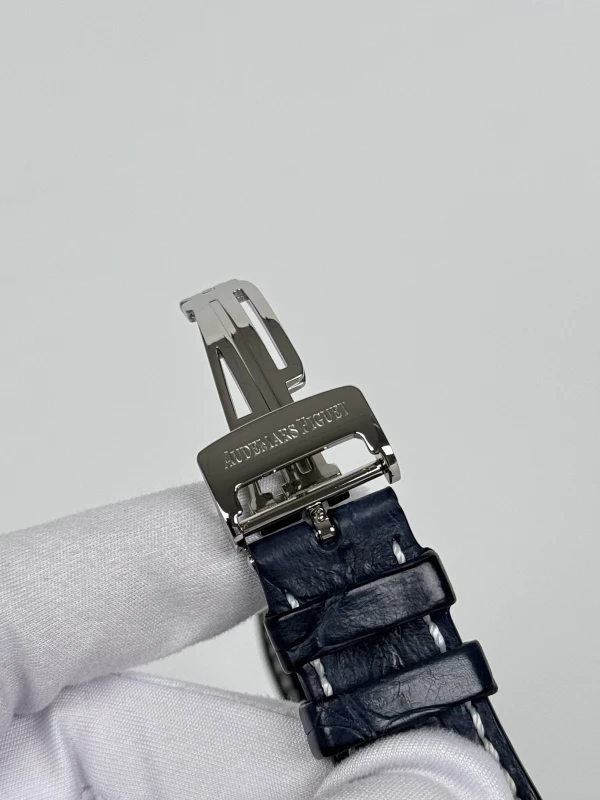 Audemars Piguet Navy Chronograph 26020ST.OO.D020IN.01 8