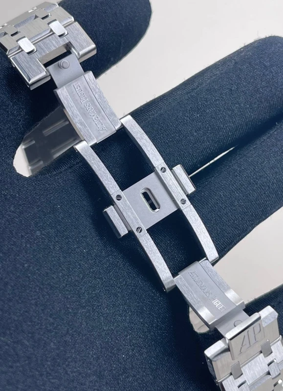 Audemars Piguet 15407ST.OO.1220ST.02 6