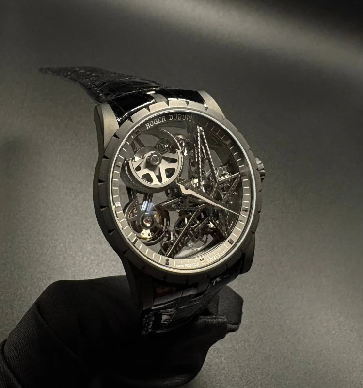 Roger Dubuis DBEX0473 4
