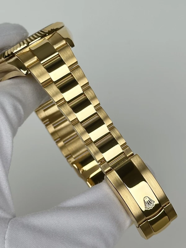 Rolex 42mm Yellow Gold 326938 Champagne 5