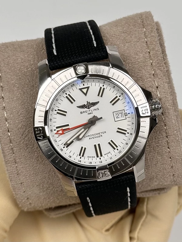 Breitling AVENGER AUTOMATIC GMT 43 A32397101A1X2 3
