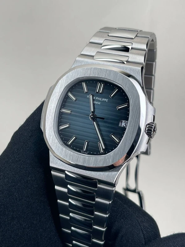 Patek Philippe 5711/1 5711/1A-010 2