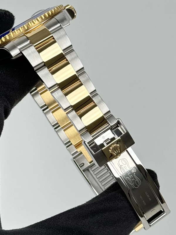 Rolex Date 40mm Steel and Yellow Gold Ceramic 8 diamond 116613 blue dial 8 diamond 6