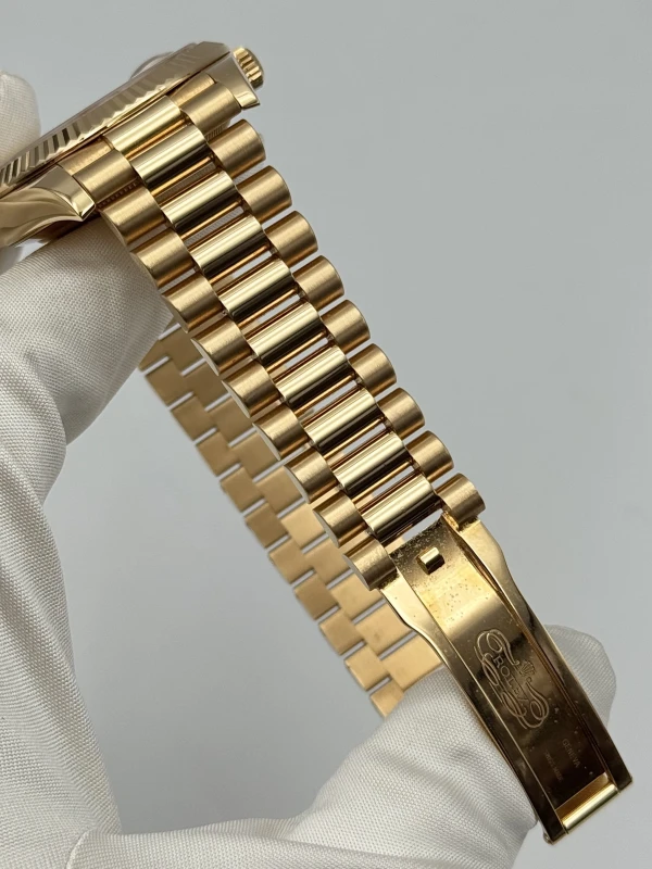 Rolex 40 mm Yellow Gold 228238-0006 6