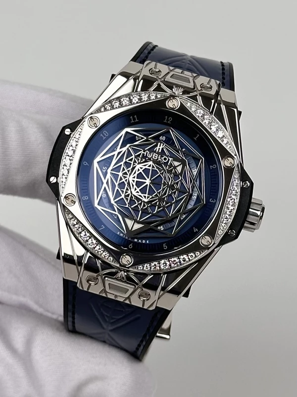 Hublot One Click Sang Bleu Steel White Diamonds 39 mm 465.SS.7179.VR.1204.MXM19 4