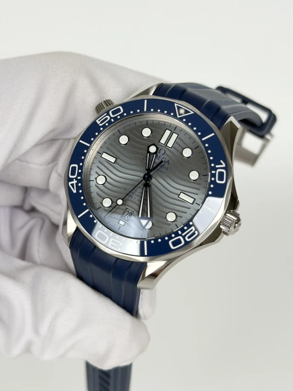 Omega Diver 300M Omega Co‑Axial Master Chronometer 42 mm 210.32.42.20.06.001 4