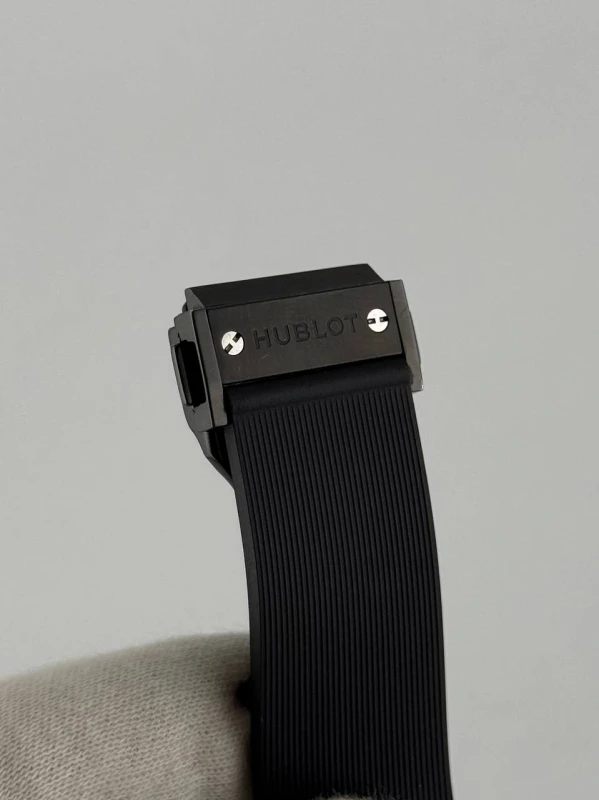 Hublot Black Fluo 341.SV.9090.PR.0901 8