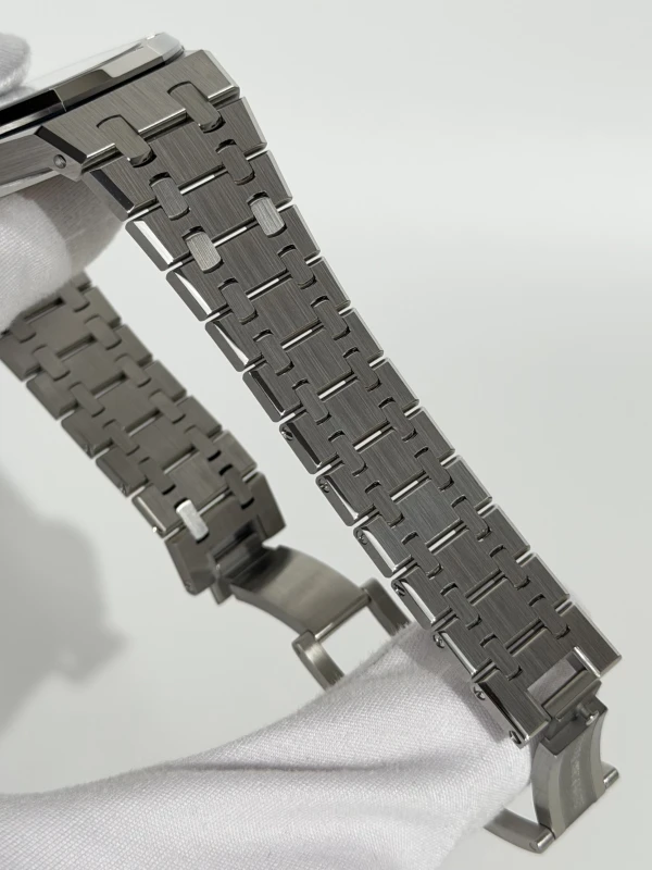 Audemars Piguet Selfwinding 37mm 15550ST.OO.1356ST.06 4