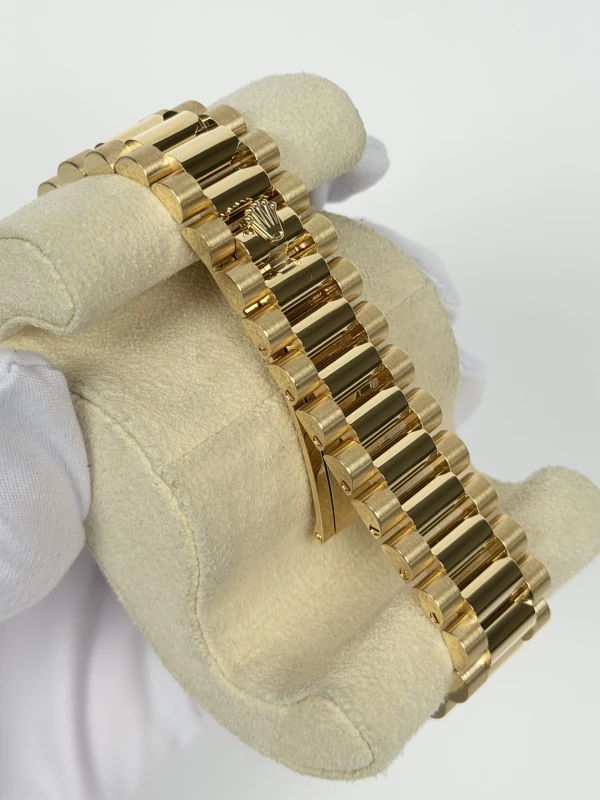 Rolex 36mm Yellow Gold 128238 4