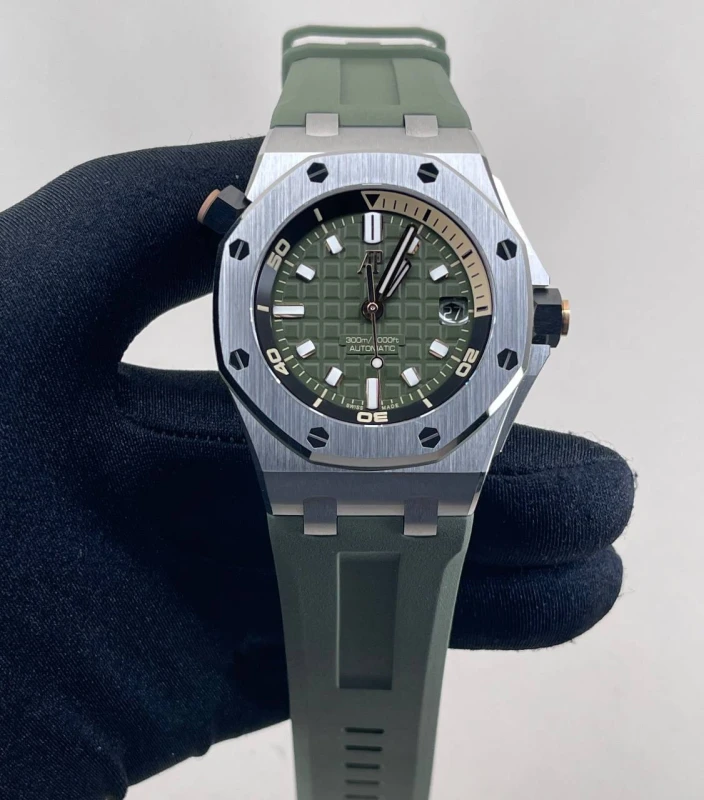 Audemars Piguet Diver 15720ST.OO.A052CA.01 5