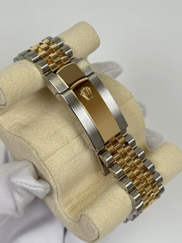 Rolex 36mm Steel and Yellow Gold 126233-0023 4