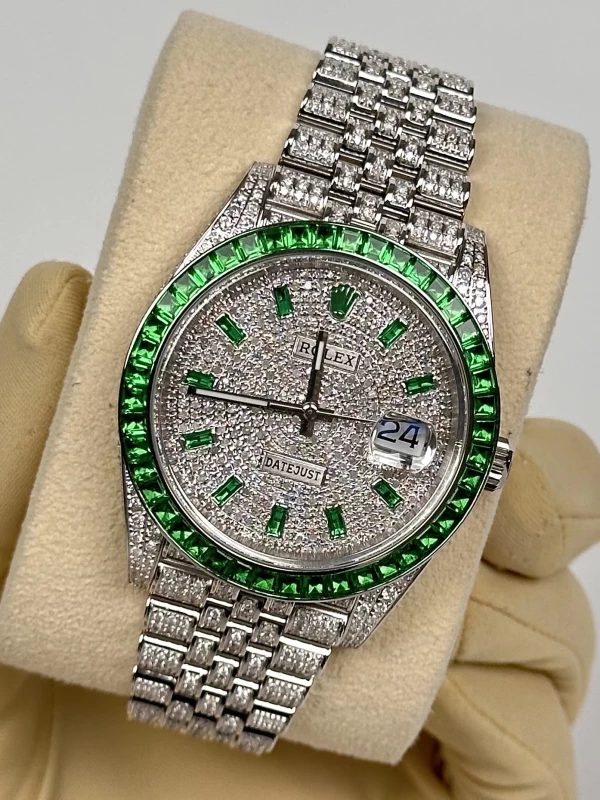 Rolex 41 mm 126300FIX emerald 4