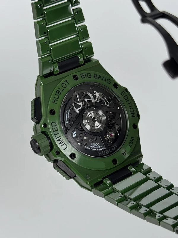 Hublot INTEGRATED GREEN CERAMIC 451.GX.5220.GX 7