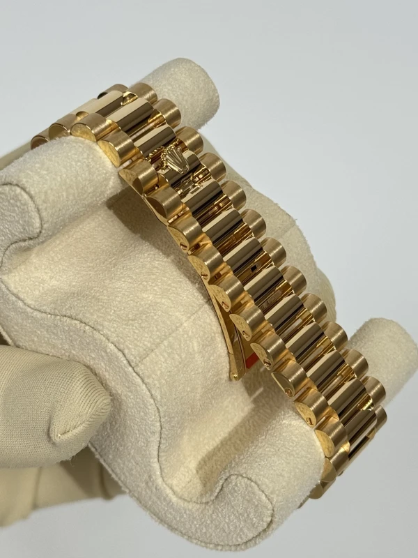 Rolex 40mm Yellow Gold 228238-0004 4