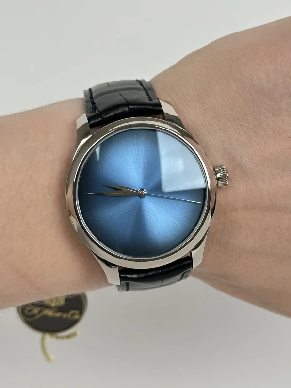 H. Moser & Cie Centre Seconds 1200-0215 9