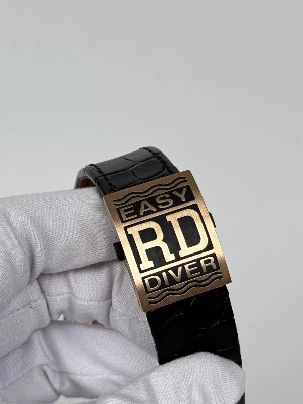 Roger Dubuis Chronograph DBSE0283 8