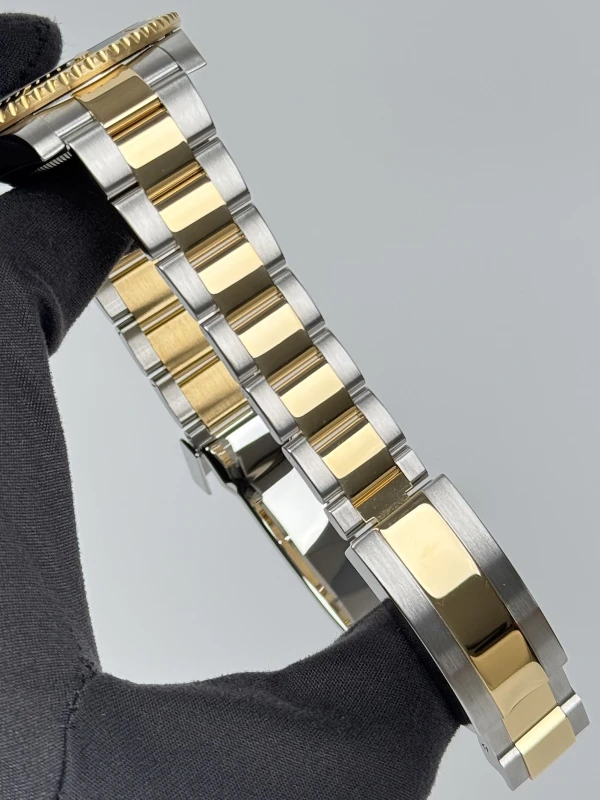 Rolex 40mm Steel and Yellow Gold 116613LN-0001 5