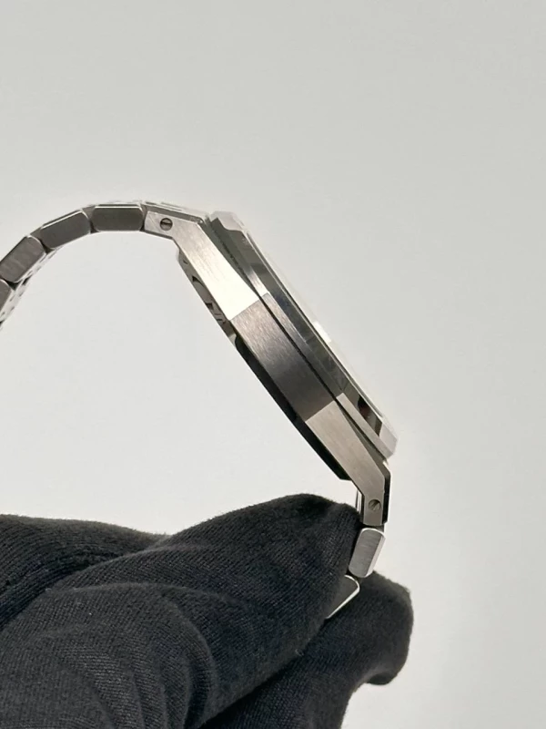 Audemars Piguet Selfwinding 39 mm 15300ST.OO.1220ST.02 4