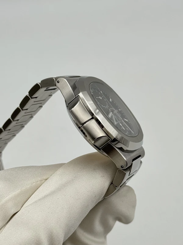 Patek Philippe TRAVEL TIME CHRONOGRAPH 5990/1A-001 4