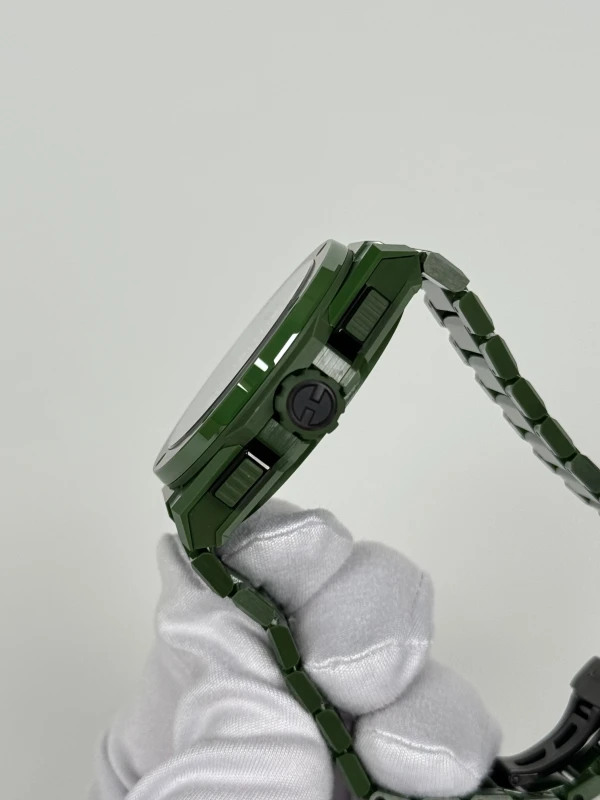Hublot INTEGRATED GREEN CERAMIC 451.GX.5220.GX 4