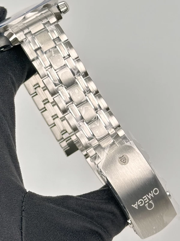 Omega DIVER 300M 210.30.42.20.03.003 5