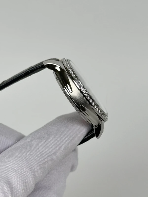 H. Moser & Cie Centre Seconds 1200-1207 5