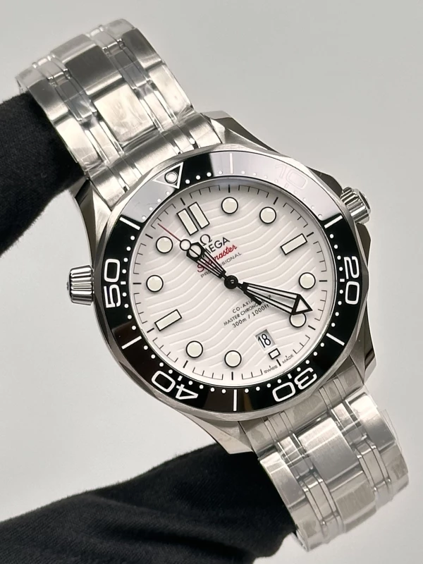 Omega Diver 300M Master Co-Axial 42 210.30.42.20.04.001 2