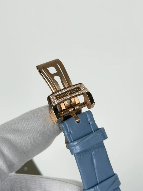 Audemars Piguet Royal Oak Selfwinding 37 mm  15551OR.ZS.D344CR.01 5
