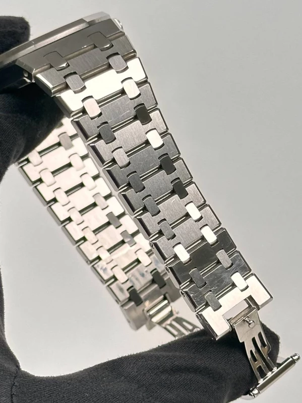 Audemars Piguet Selfwinding 39 mm 15300ST.OO.1220ST.02 7